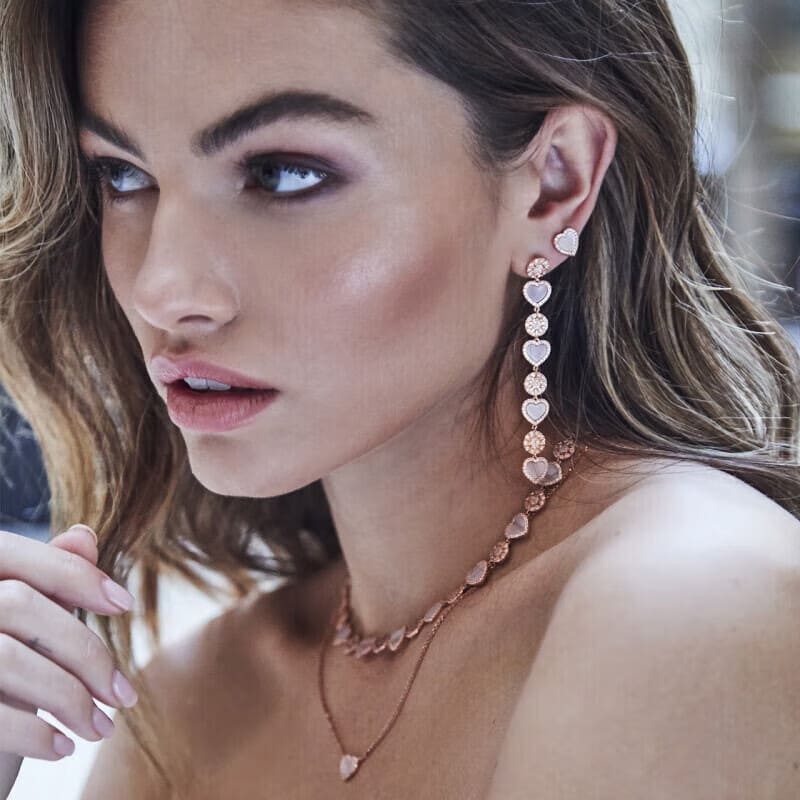 APM Monaco粉母贝爱心耳钉女耳饰时尚饰品简约气质个性潮流欧美风 生日送女友闺蜜老婆情人节礼物